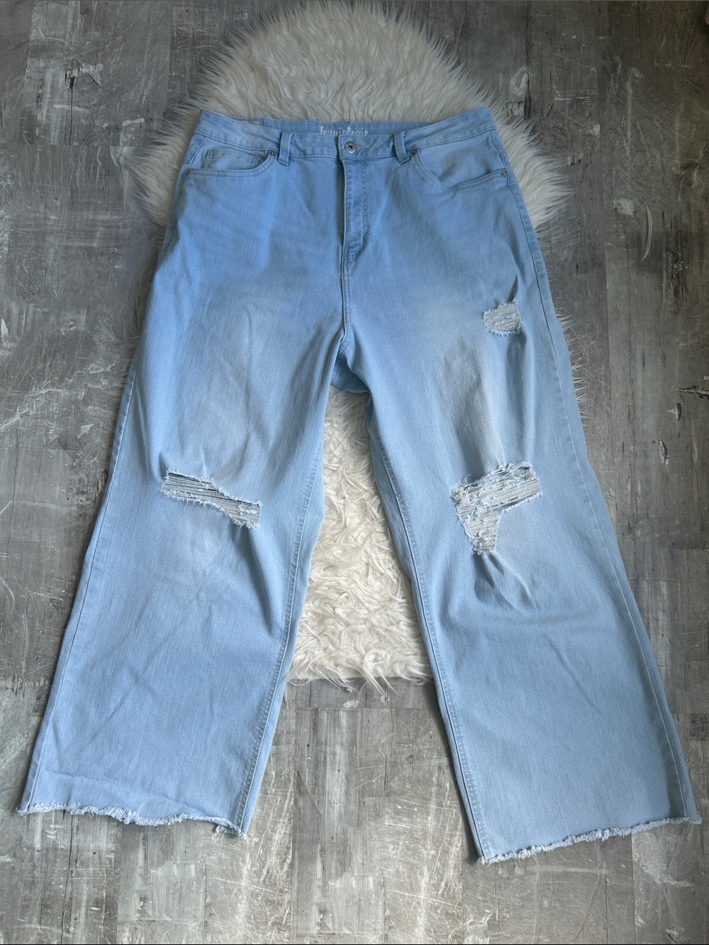 Jeaniologie Super High Rise Distressed Wide-Leg Jeans